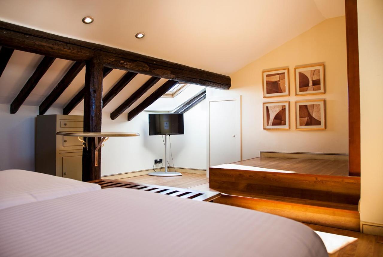 Hotel Soria Plaza Mayor Bagian luar foto