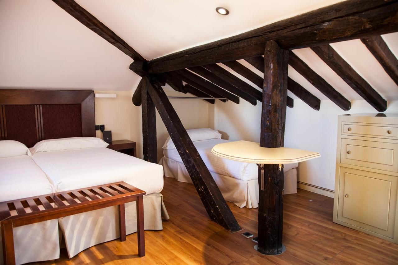 Hotel Soria Plaza Mayor Bagian luar foto