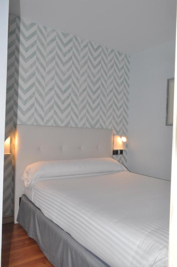Hotel Soria Plaza Mayor Bagian luar foto