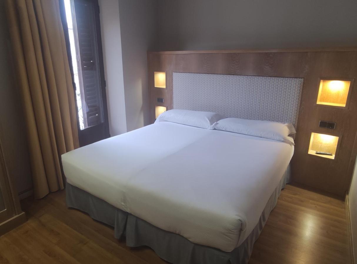 Hotel Soria Plaza Mayor Bagian luar foto