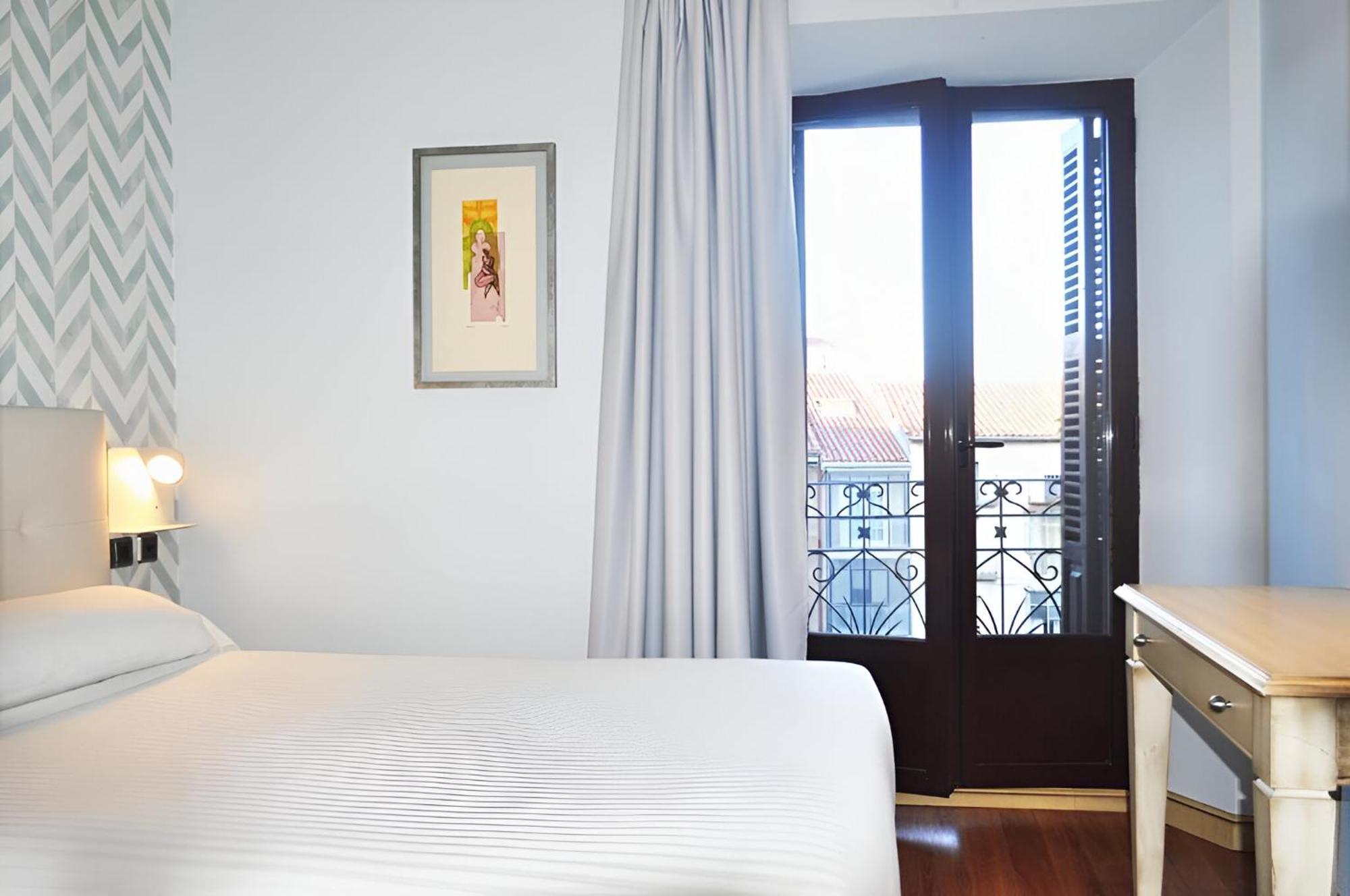 Hotel Soria Plaza Mayor Bagian luar foto